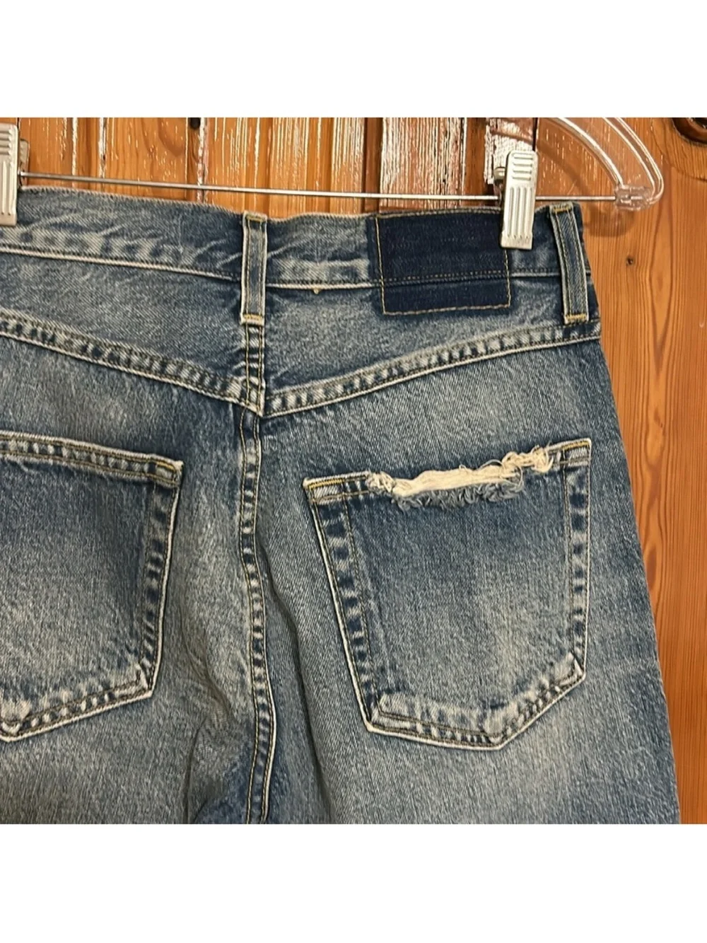 AMO Babe Loved W/Destroy Jeans